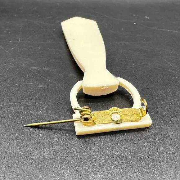 Vintage Brooch Pin Necktie Novelty Accessory Tie Cream Plastic Rhinestones Retro - Picture 4 of 6